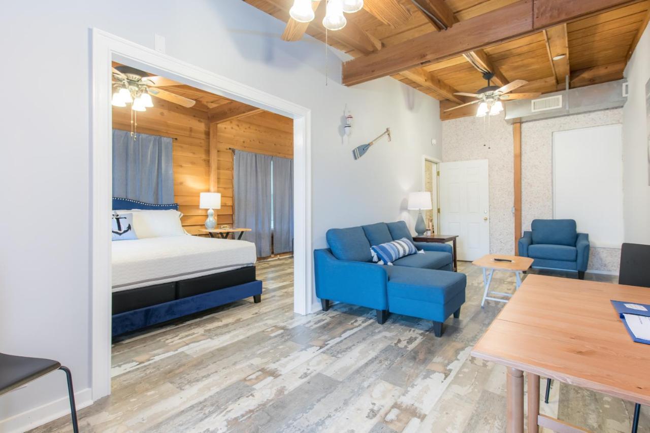 Darien Dockside Inn Экстерьер фото