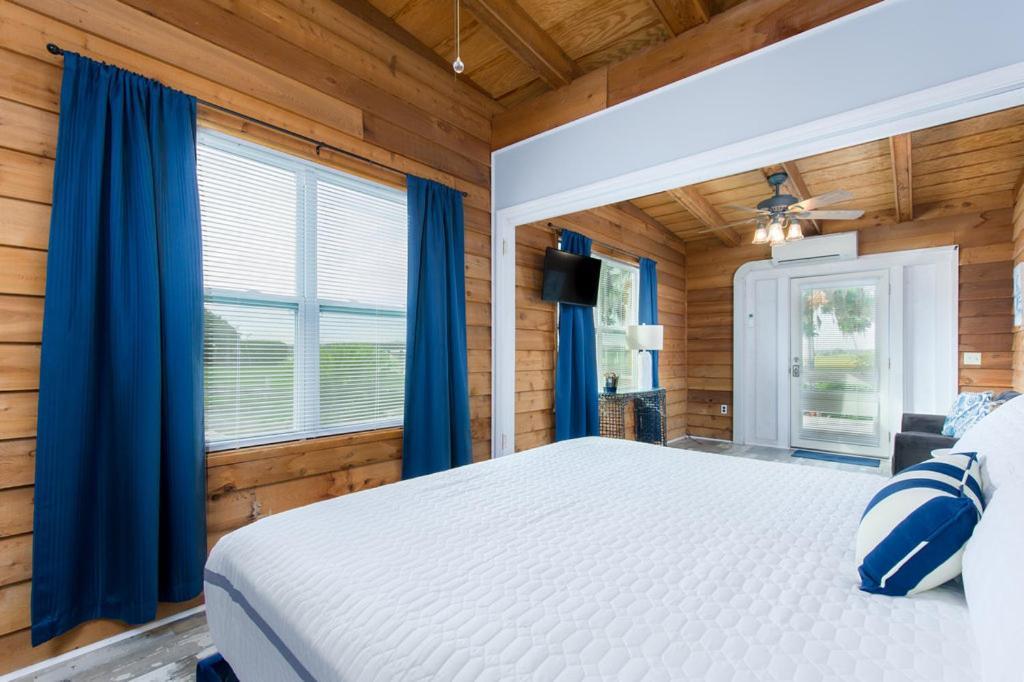 Darien Dockside Inn Экстерьер фото